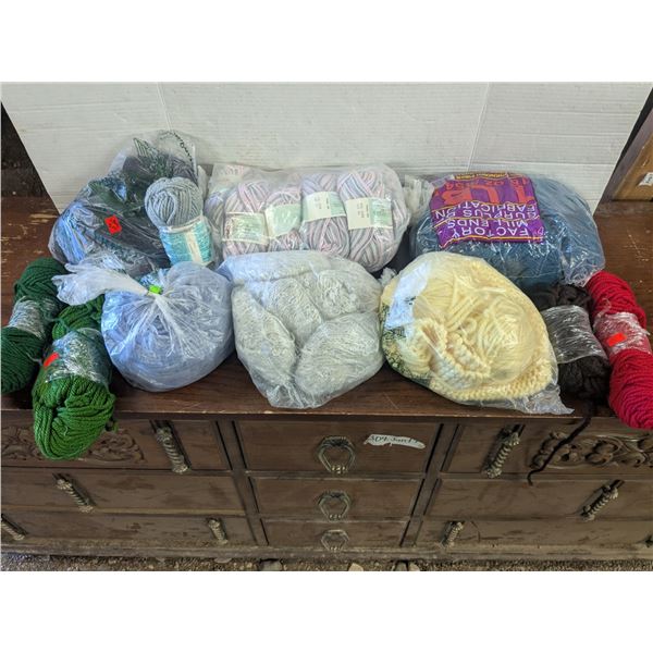 Mixed colored yarn lot