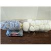 Image 1 : White and grey yarn lot