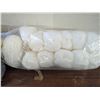 Image 2 : White and grey yarn lot