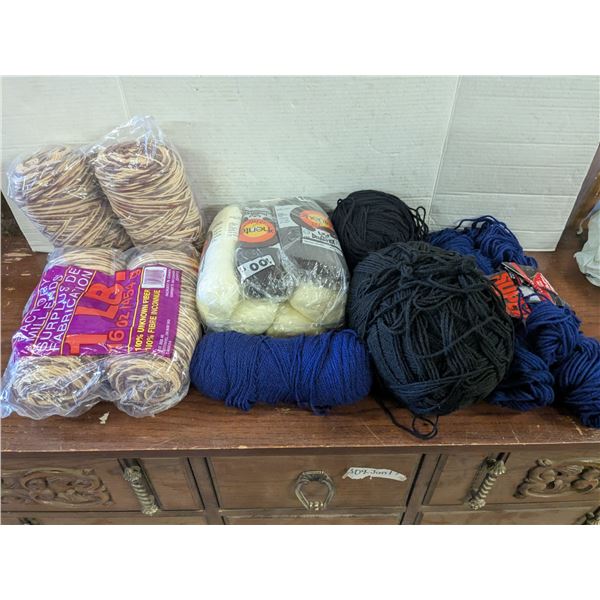 Mixed colored yarn lot