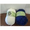Image 1 : White and blue yarn lot