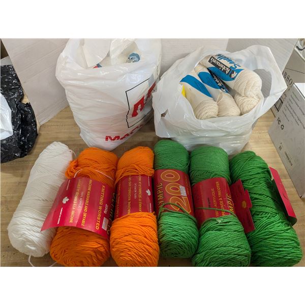 Mixed colored yarn lot