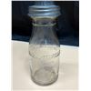 Image 2 : Vintage 1 Pint Red Indian Oil Jar.