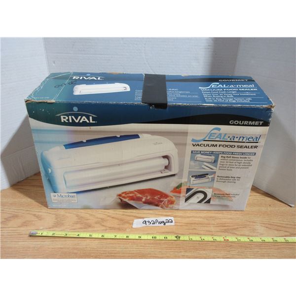 Rival Food Vaccum Sealer (Works)