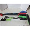 Image 1 : (4) Snow car brushes