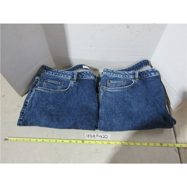 (2) Denver Hayes womens jeans size 40x30