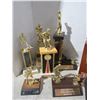 Image 2 : Crate full of trophies