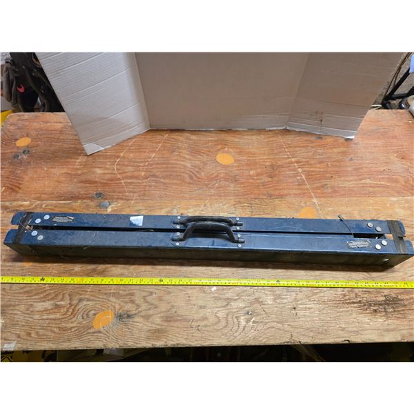 Collapable saw horse