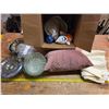 Image 1 : Lot of misc items, glassware