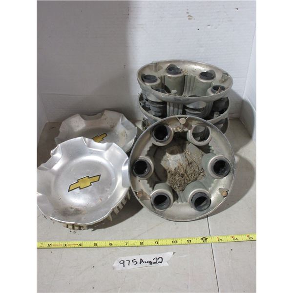 (4) GMC hub cap and (2) Chervrolet wheel center cap