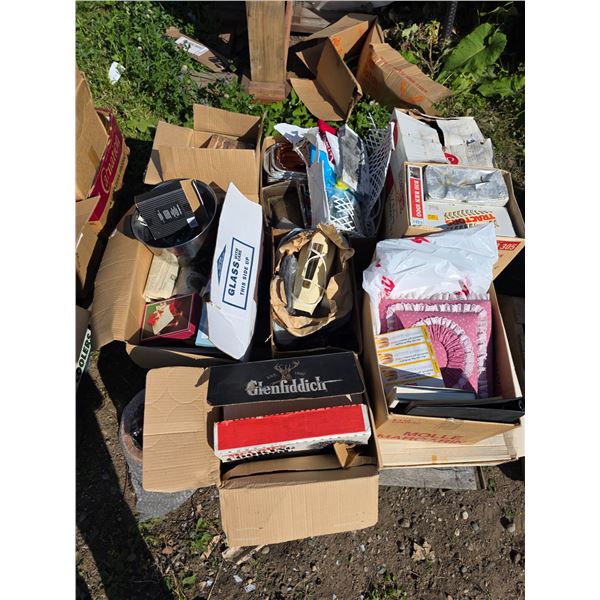 Pallet of misc items- kitchenware, cook books, glassware