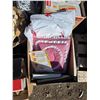 Image 4 : Pallet of misc items- kitchenware, cook books, glassware