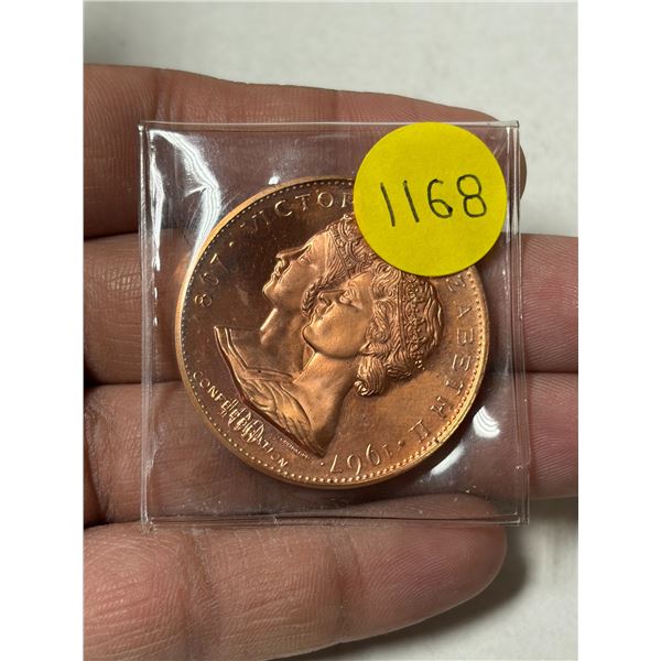 1867 – 1967 Centennial of Canadian Confederation Bronze Medal. Co-joined heads of Queens Vi