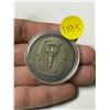 Image 1 : King Tut medal. BU.