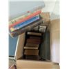 Image 2 : 2 boxes of vintage books