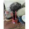 Image 2 : Mixed kitchenware lot, serving trays, turkey cooker, etc.