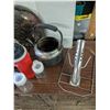 Image 4 : Mixed kitchenware lot, serving trays, turkey cooker, etc.