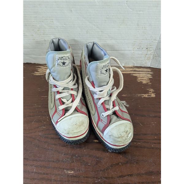Vintage D-GEL sneakers, size 5