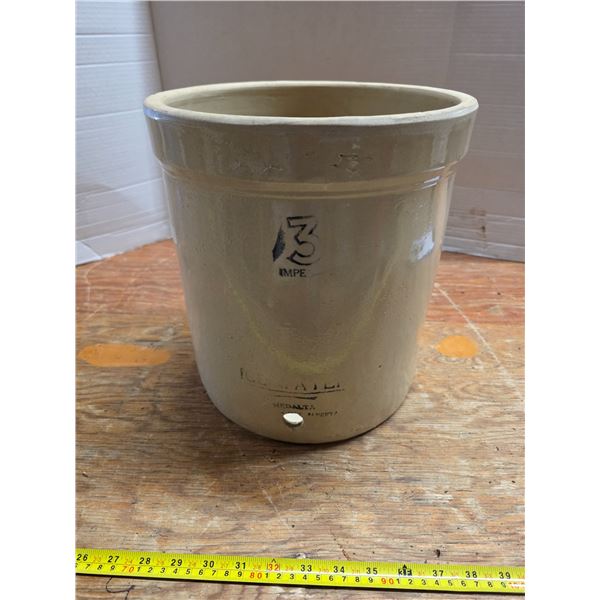 # 3 medalta crock/water jug- no cracks