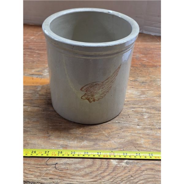 Redwing crock- 7"W- small crack