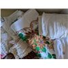 Image 3 : Mixed table clothes and doilies