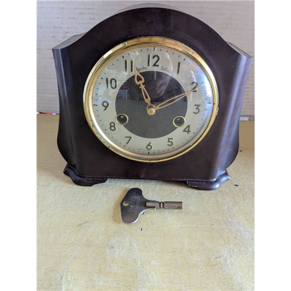 Vintage "Smiths Enfeld" wind up mantle clock, with key