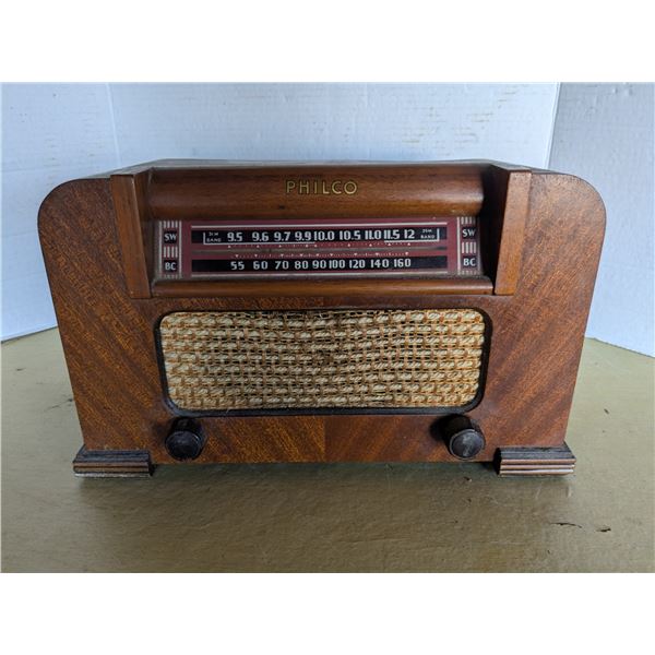 Vintage philco radio, no cord