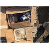 Image 4 : Mixed pallet lot, bin of linens, housewares, décor, etc