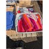 Image 5 : Mixed pallet lot, bin of linens, housewares, décor, etc