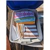 Image 5 : Mixed pallet lot, housewares, bin of linens, décor, etc
