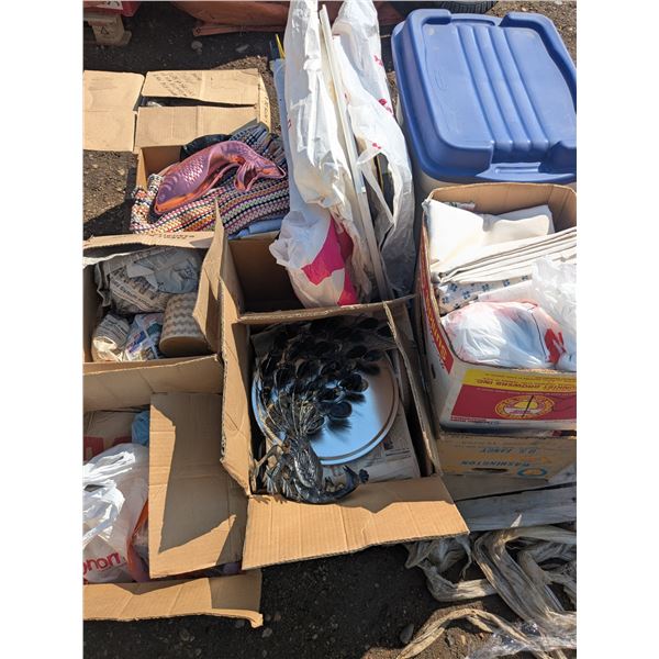 Mixed pallet lot, bin of linens, décor, linens, etc.