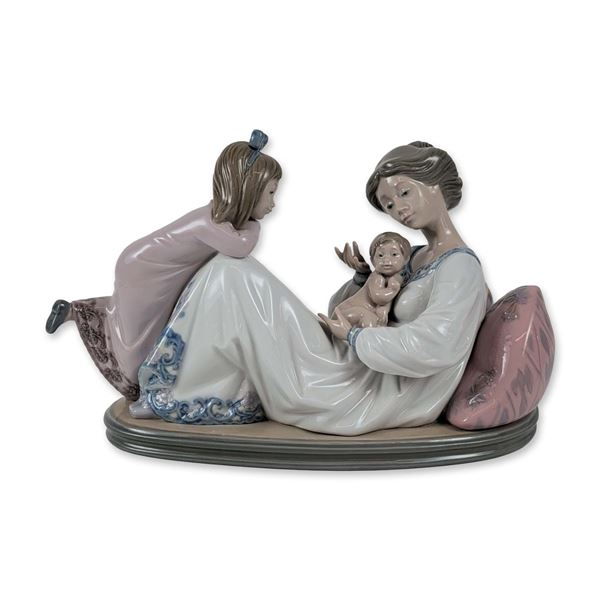 Lladro Porcelain Figurine, Latest Addition 1001606