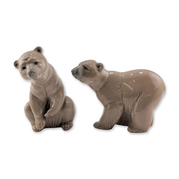 Pair of Lladro Porcelain Figurines, Attentive Polar Bear 01001204 and Seated Bear 01001206