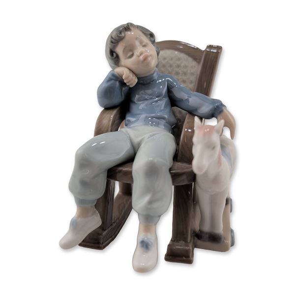 Lladro  Glazed Porcelain All Tuckered Out Figurine 01005846