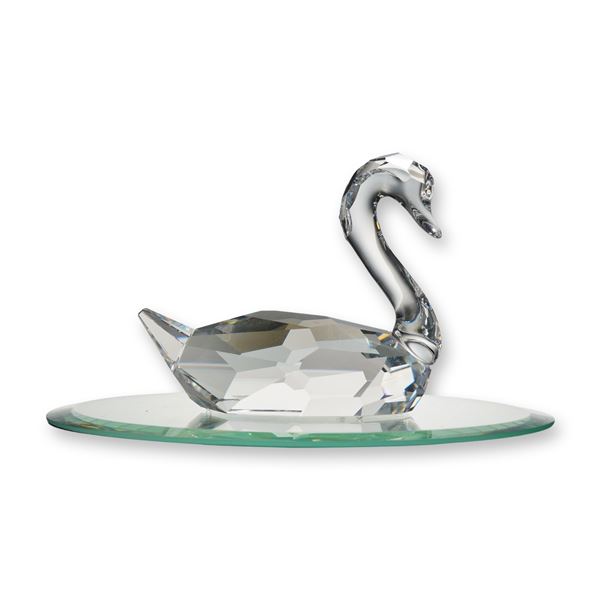 Swarovski Faceted Lead Crystal Figurine Swan Flirting with Mirror Base