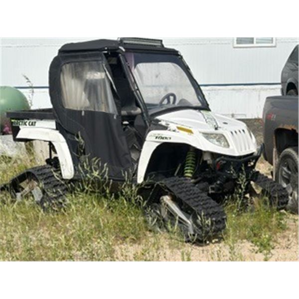 Arctic Cat ZTZ 1000 on tracks