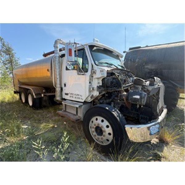 2005 Acterra Freightliner Water Truck