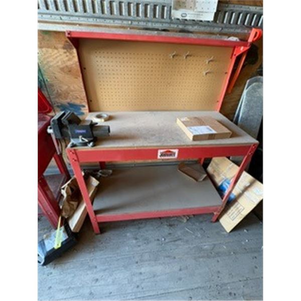 Work bench with vice