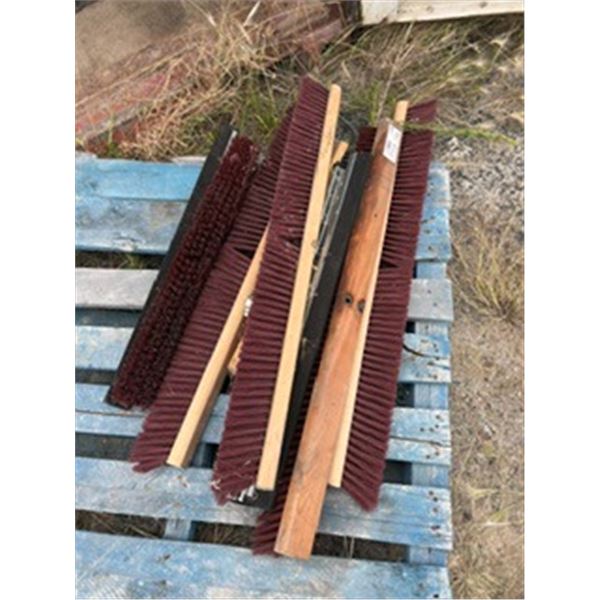 broom and squeegee heads