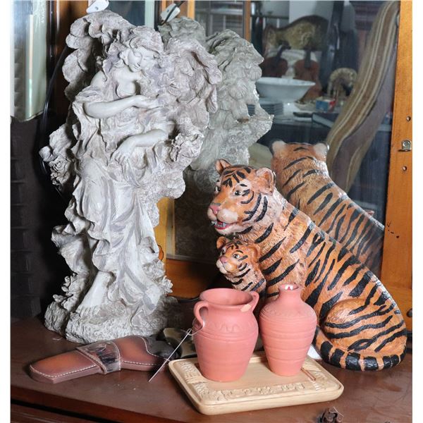 Contemporary Decorative Group