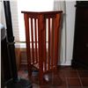 Image 1 : Mission / Arts & Crafts Style Oak Plant Stand