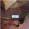 Image 2 : Round Pie-Cut Veneer Top Side Table
