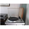 Image 2 : Kenwood KD-48F Quartz Direct Drive Automatic Return Turntable