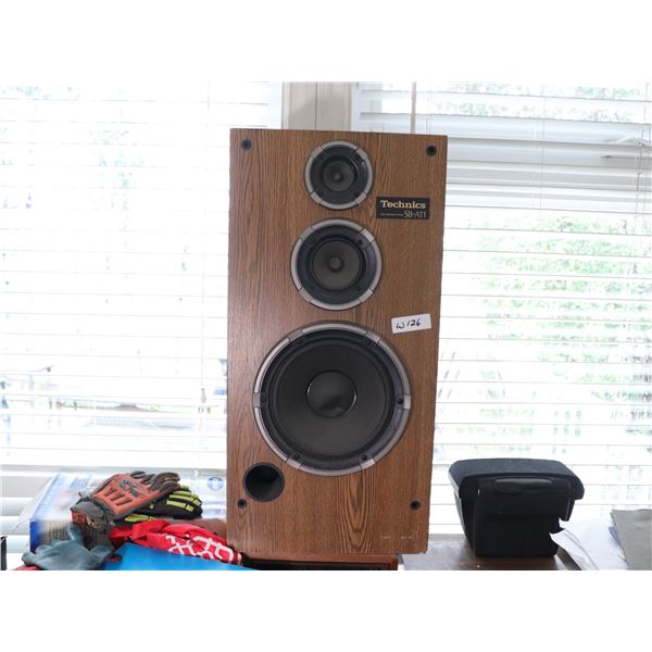 Technics SB-A11 Single Three-way Floor-standing Speaker (Made in Canada)