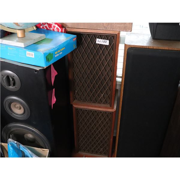 Pair of Vintage Bookshelf Speakers with Wood Veneer and Diamond Grille, 1970s–1980s