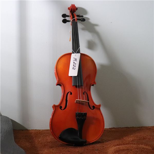 Modern Full-Size 4/4 Violin, Likely Czech, Gloss Varnish, Composite Fittings