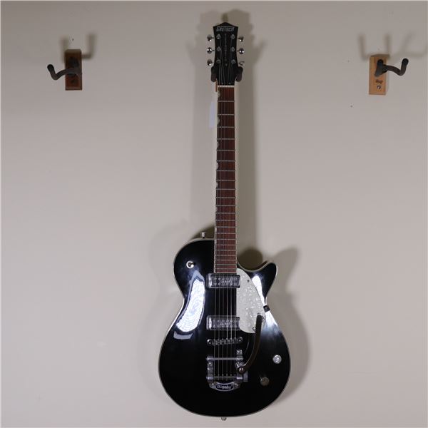 Gretsch Electromatic Electric Guitar, Black, with Bigsby Vibrato