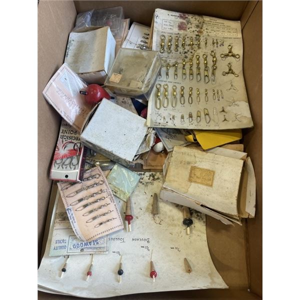 TRAY OF FISHING SUPPLIES INCLUDING NEW SWIVELS AND HOOKS