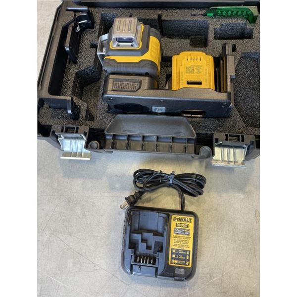 DEWALT LASER LEVEL IN CASE W/ BATTERY AND BATTERY CHARGER