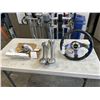 Image 1 : HARLEY DAVIDSON SIDEVIEW MIRRORS AND STEERING WHEEL AND TRUCK HORN